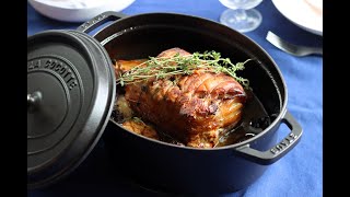 Recette  Rôti de porc aux pruneaux en cocotte  STAUB [upl. by Rudolph]