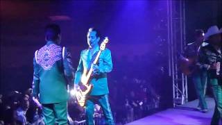 SALA DE ESPERA  LOS TIGRES DEL NORTE EN VIVO [upl. by Aynatan329]