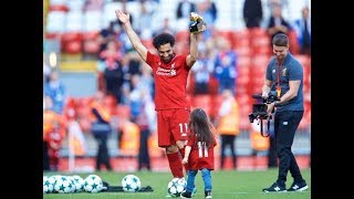 Mohamed Salah gets booed and his daughter gets cheered at Anfield gantry [upl. by Glenn]