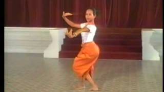 Chha Bannchos Female Role of the Cambodian Dance Part 2 [upl. by Netram]