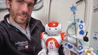 Le sapin de Noël de Tanguy de Lamotte avec le robot Nao  Vendée Globe 2012 [upl. by Adleme]