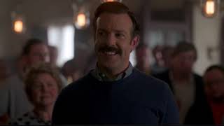 Ted Lasso  Darts s01e08  Dardos y enseñanza s01e08 [upl. by Wilmar773]