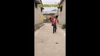 Grandmas baby is too unreliable Pingzi funny real story laugh happy moment prank [upl. by Eidok]