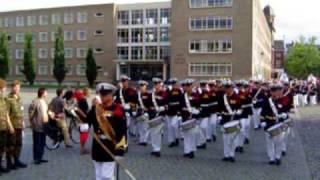 Marinierskapel en Tamboers amp Pijpers Korps Mariniers Streetparade Breda 28082004 [upl. by Enilrae]