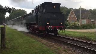 Op een regenachtige dag bij de VSM kwamen wij de Br64 tegen onderweg naar Beekbergen [upl. by Effy]