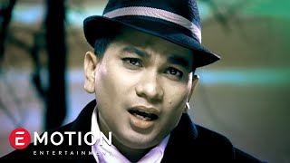 Tompi  Salahkah Official Music Video [upl. by Eerrahs]