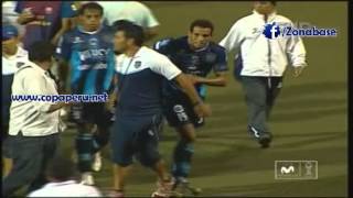 Chiquito Flores le increpa a Piero Alva [upl. by Hickie]