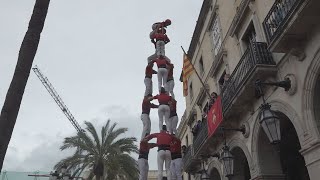 La Joves obre la llauna dels castells de 8 a Vilanova [upl. by Eelarol]