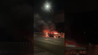 Car fire on Western express Highway on Vakola bridge towards Andheri [upl. by Colis]