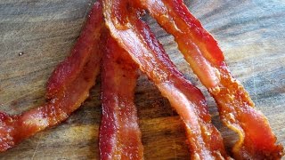 Como Cocinar Tocino Bacon en el Horno  The Frugal Chef [upl. by Nahte594]