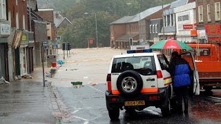 Newsreels of Uckfield amp Lewes Floods in 2000 [upl. by Ajit725]