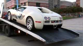 Unloading a Bugatti Veyron Centenaire  AutoTrader Motor Show [upl. by Elenahc]