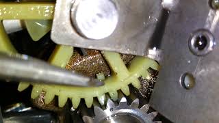 How to align Briggs amp Stratton engine timing gears [upl. by Jakie357]