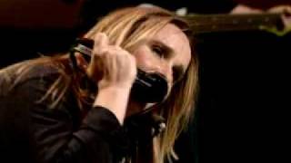 Melissa Etheridge Concert quotLuckyquot Part 2 [upl. by Lebbie]