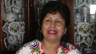 Así Sabe Michoacán│Carmen Vidales Cocinera Tradicional de Uruapan cocina MOLE DE NUEZ DE MACADAMIA [upl. by Pru]