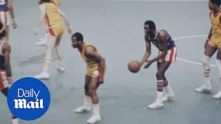 Harlem Globetrotter legend Meadowlark Lemon in action in 1977  Daily Mail [upl. by Ami]