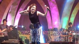 Dum Maaro Dum  Monali Thakur Live Performance  Monali Thakur Live Performance  Haldia Trade Fair [upl. by Anigal62]