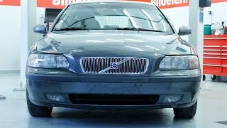 Volvo S60V70 Hvordan bytte dieselfilter D5 motor  2000 til 2007 mod [upl. by Zenda]