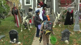 The show goes on Green Bay Trickortreaters collect candy despite unideal weather conditions [upl. by Saval]