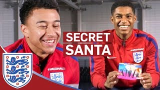 Rashford quotJesse has the Nastiest Toenailsquot  Lingard amp Rashford  Secret Santa [upl. by Charlean58]