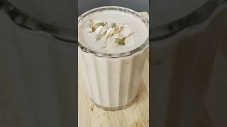 Oats and banana milkshake Quick and healthy milkshake juice no sugar youtubeshorts [upl. by Ahsikym889]