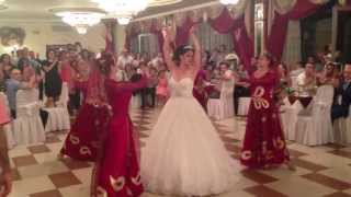 The Best Armenian Wedding Dance Зара Гаспарян [upl. by Silver]