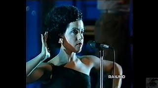 Matia Bazar con Antonella Ruggiero  Elettrochoc live  Sotto le stelle  Napoli 9 luglio 1983 [upl. by Leinahtam]