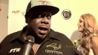 Cedric quotThe Entertainerquot tries to avoid Tracy Morgan Moment at Kevin Hart Premier [upl. by Alyn]