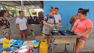 llega chucha seca a reclamarle a keny por lo que dijo hoy que claudia esta en la cocina [upl. by Scotty199]