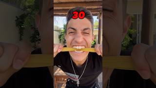 Quantos macarrões aguentam uma mordida😱 shorts challenge [upl. by Hinkle248]