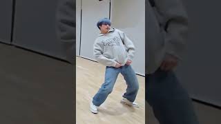 NEVER pause a TXT dance practice 😭 kpop kpopvideo kpopedit kpopvideoedit txt txtmoa [upl. by Nibur]