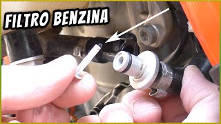 Come Sostituire il Filtro Benzina moto ktmhusqvarna [upl. by Valdemar]