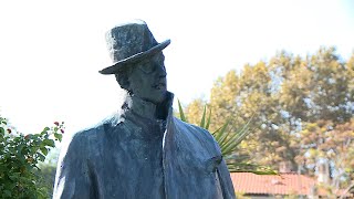 Centenario pucciniano quotUna nuova statua del Maestro in centro a Torre del Lagoquot [upl. by Sivraj963]