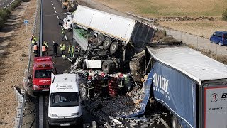 Accidentes de Maquinaria pesada recopilación Accidente mas grande de camiones 2018 6 [upl. by Derick518]