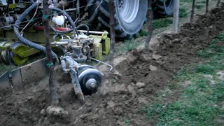 SCALZATURA SOTTOFILARE del vigneto  Scalzatorerincalzatore interfilare Calderoni [upl. by Auohc987]