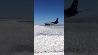 Icy Takeoff B737300 Powers Through Winter Runway [upl. by Leiso]