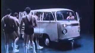 Comercial da Volkswagen Kombi 1984 Demonstração de Força [upl. by Durston]