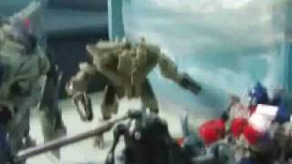 Optimus Prime vs Megatron Starscream and Grindor StopMotion [upl. by Jehiel615]