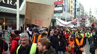 Protestkundgebung und Demo der Gewerkschaften in Wien [upl. by Guise]