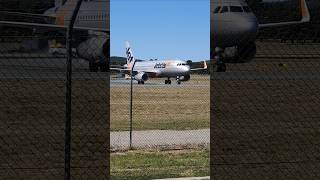 Jetstar Airbus A320 landing at Canberra airport [upl. by Lachance]