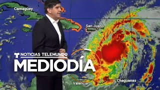 Un potencial ciclón tropical avanza hacia Puerto Rico  Noticias Telemundo [upl. by Nahgem389]