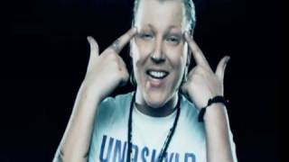 Niarn  Undskyld Jeg Var Fuld  Officiel video [upl. by Yelsha]