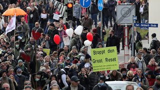 Ausschreitungen bei QuerdenkerProtesten in Kassel  AFP [upl. by Nnaycart88]