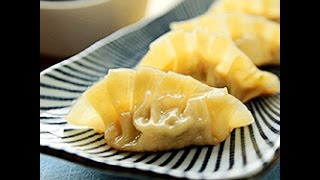 Come fare i gyoza ravioli giapponesi  videricette giapponesi [upl. by Mahalia405]