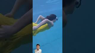 underwater swimming mermaid swim pool funny playa cute abimonkey fishing [upl. by Feinleib779]