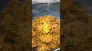 Daal amp palak ka crispy bhajiya recipe cooking with shehnaz youtubeshorts viralvideo cooking [upl. by Marketa456]