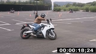 Fast and tight Uturns with a CBR  Demi tour moto rapides et serrés en CBR [upl. by Nwonknu671]