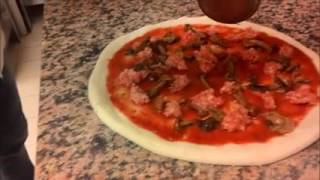 pizza con salsiccia e funghi [upl. by Adlihtam]