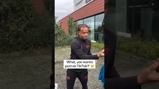 Xavi Simons’ Priceless Reaction 😅  Fans Can’t Get Enough [upl. by Ffirahs]