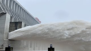 Three Gorges Dam opens three discharging outlets to ease flood control pressure [upl. by Naffets]